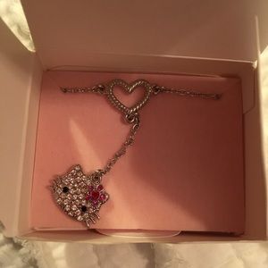 $8 SALE❤️NIB Hello Kitty Necklace
